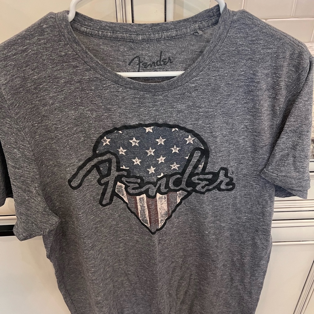 Men’s Fender by Lucky Brand tee’s